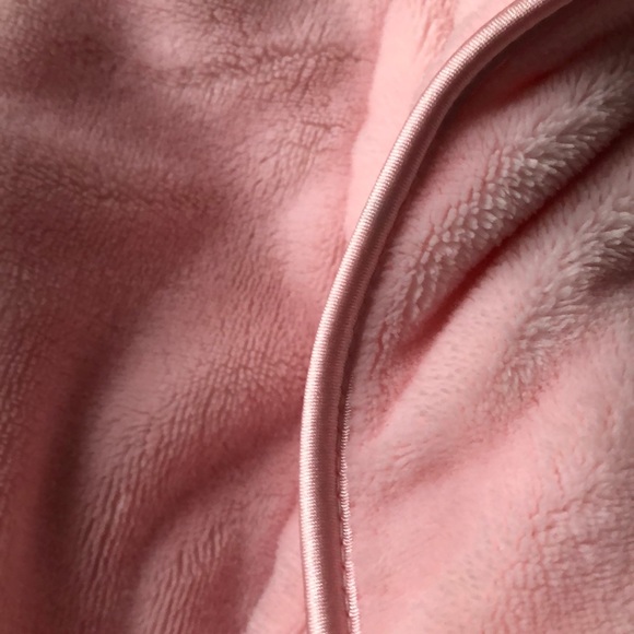 Brookstone plush spa robe - Picture 2 of 3